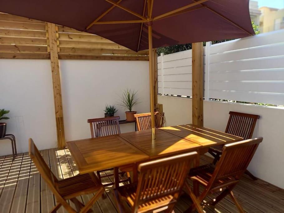 Appartement 100 M2 Terrasse Piscine Грюїссан Екстер'єр фото