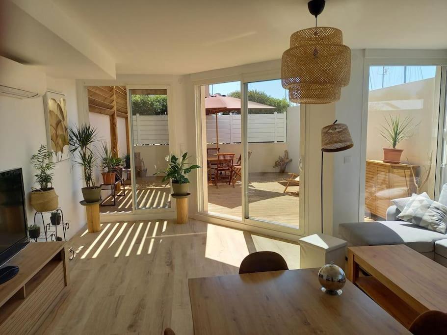 Appartement 100 M2 Terrasse Piscine Грюїссан Екстер'єр фото